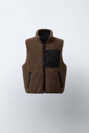 REVERSIBLE FLEECE VEST