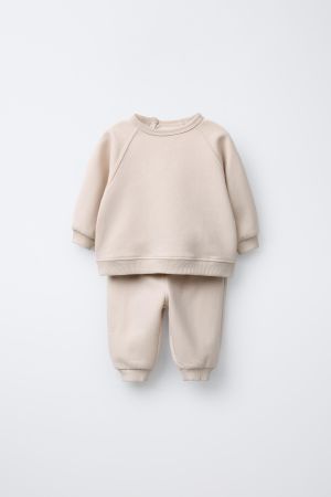 SWEATSHIRT AND JOGGER SET WITH BRUSHED INTERIOR