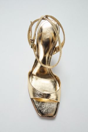 PATENT EFFECT HEELED SANDALS