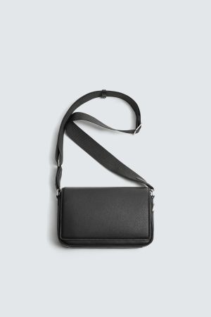 TEXTURED CROSSBODY BAG