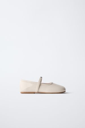 PATENT LEATHER BALLET FLATS WITH HEART